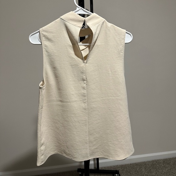 Top - Picture 2 of 3